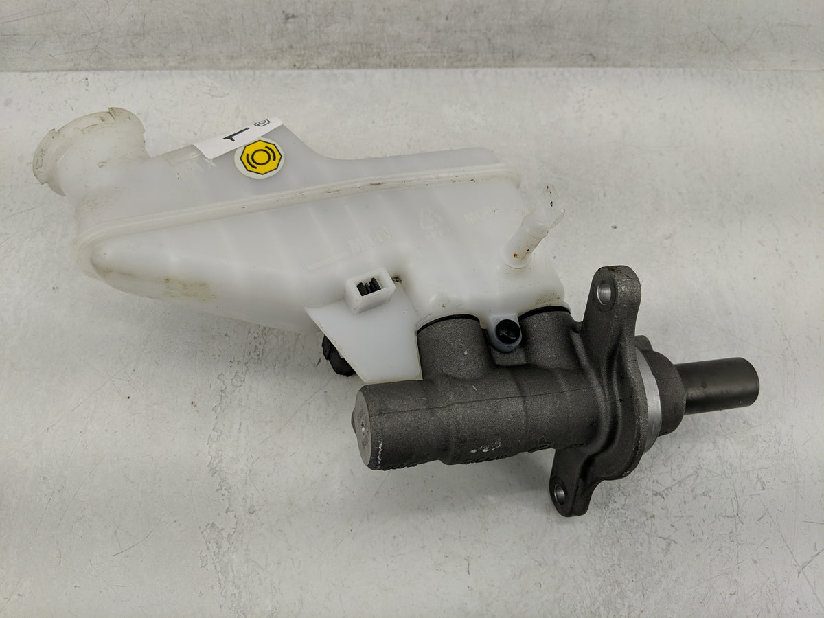 2025 Hyundai Elantra Brake Master Cylinder 1311412 - Oemusedautoparts1.com