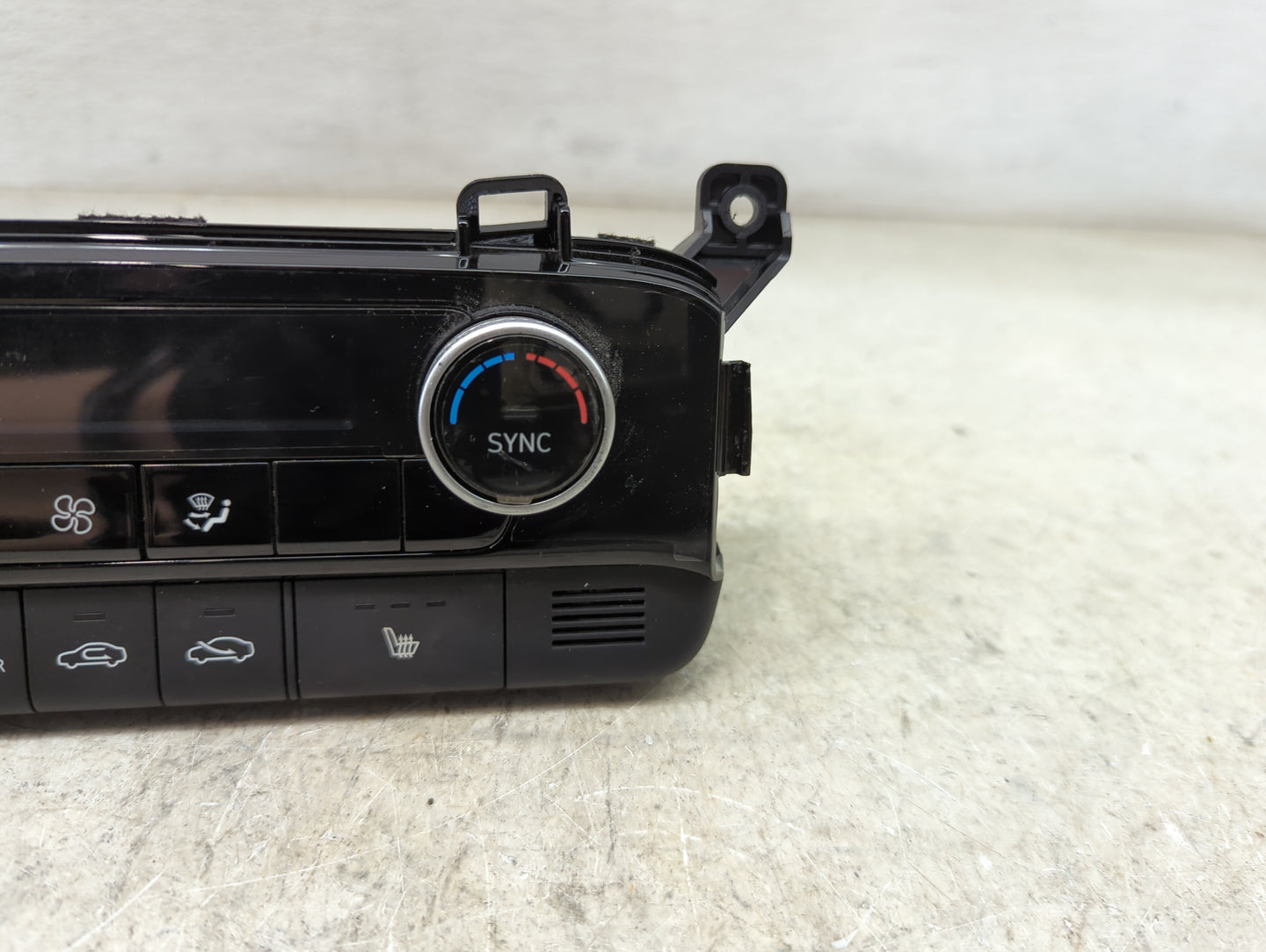 2025 Hyundai Elantra Climate Control Module Temperature AC/Heater Replacement P/N:97250-AAXXX Fits OEM Used Auto Parts - Oem