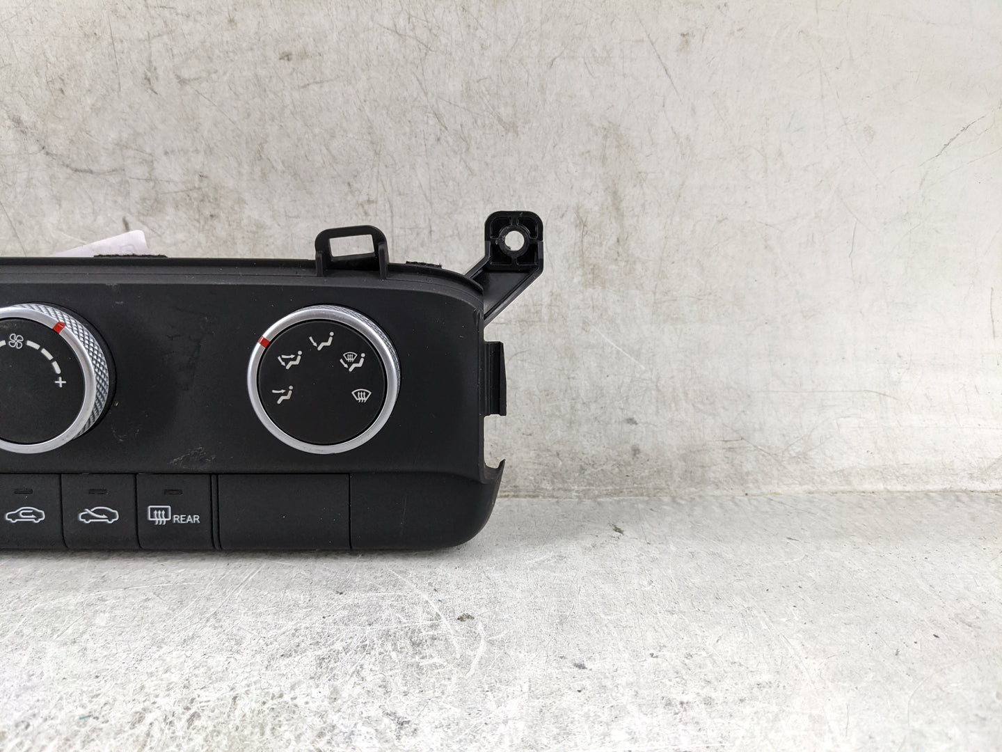 2025 Hyundai Elantra Climate Control Module Temperature AC/Heater Replacement P/N:97250-AACB0LS5 Fits OEM Used Auto Parts - 