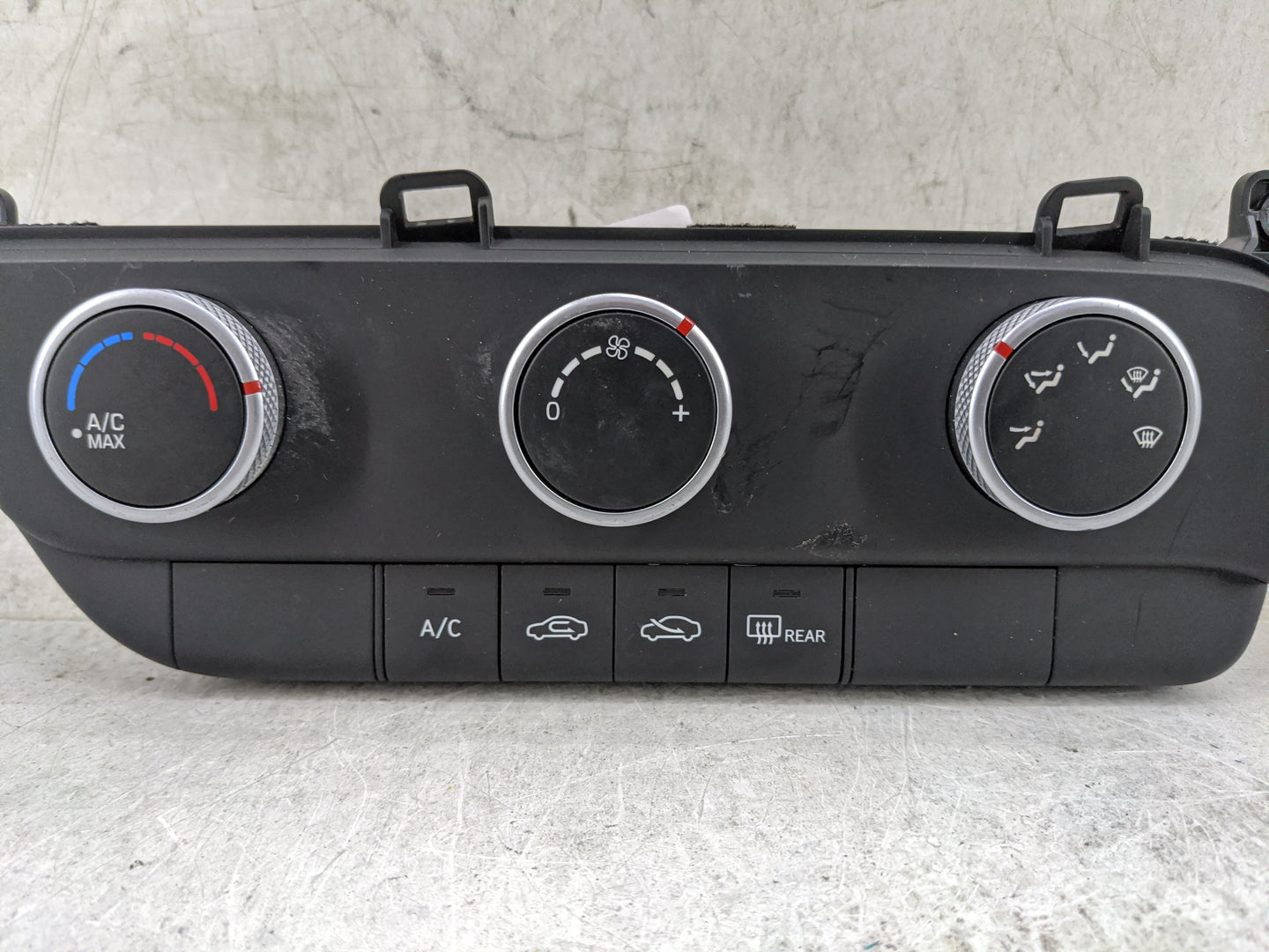 2025 Hyundai Elantra Climate Control Module Temperature AC/Heater Replacement P/N:97250-AACB0LS5 Fits OEM Used Auto Parts - 