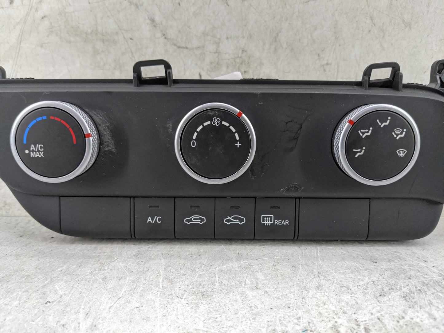 2025 Hyundai Elantra Climate Control Module Temperature AC/Heater Replacement P/N:97250-AACB0LS5 Fits OEM Used Auto Parts - 