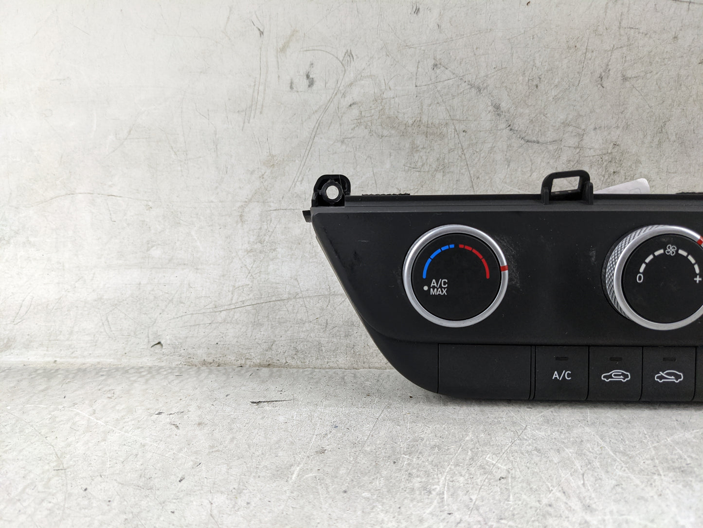 2025 Hyundai Elantra Climate Control Module Temperature AC/Heater Replacement P/N:97250-AACB0LS5 Fits OEM Used Auto Parts - 