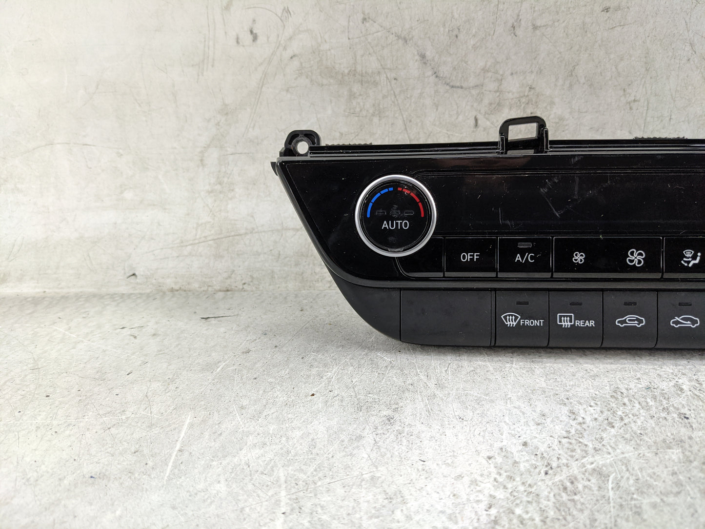 2025 Hyundai Elantra Climate Control Module Temperature AC/Heater Replacement P/N:97250-AAIA0LS5 Fits OEM Used Auto Parts - 