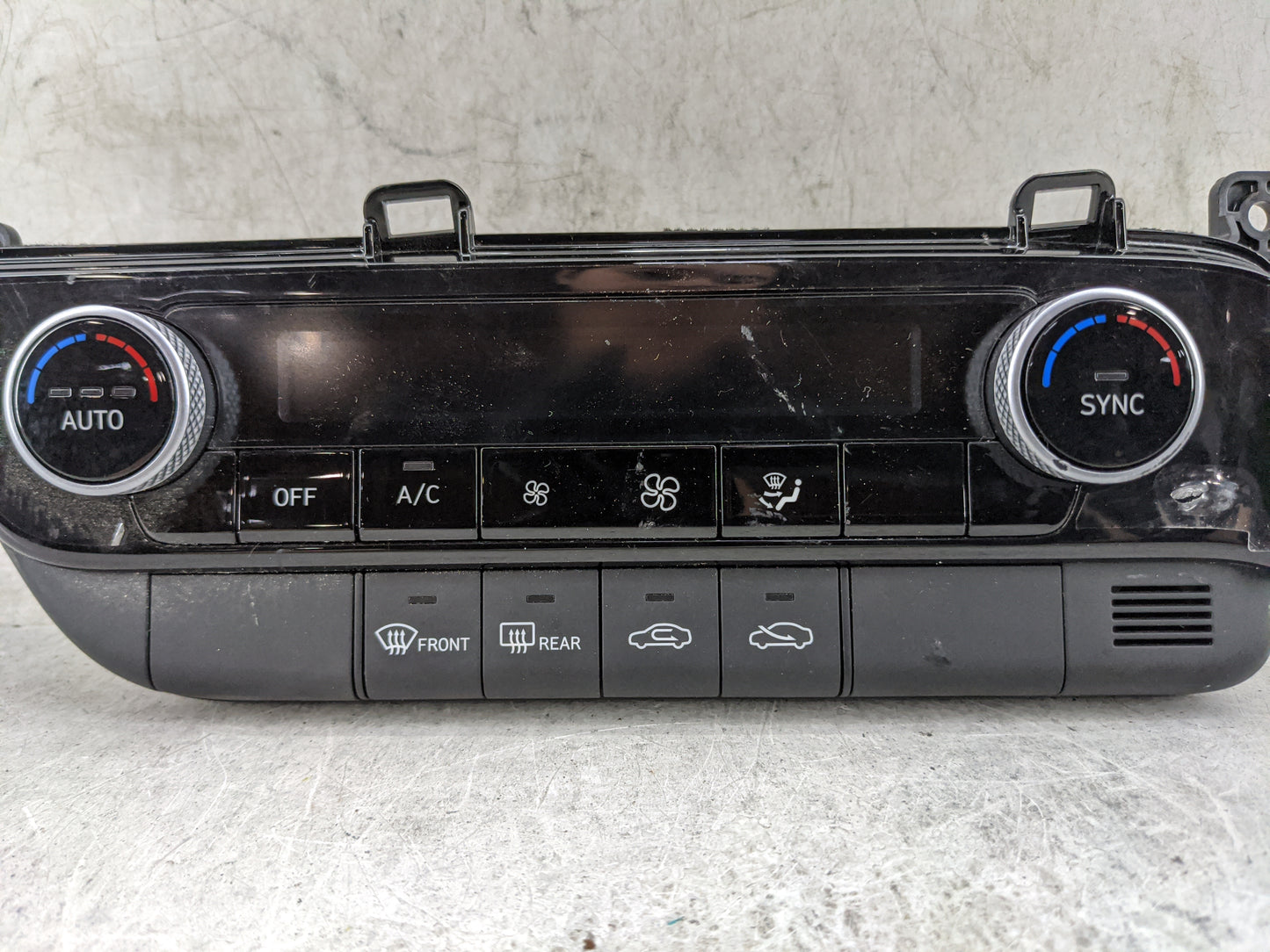 2025 Hyundai Elantra Climate Control Module Temperature AC/Heater Replacement P/N:97250-AAIA0LS5 Fits OEM Used Auto Parts - 