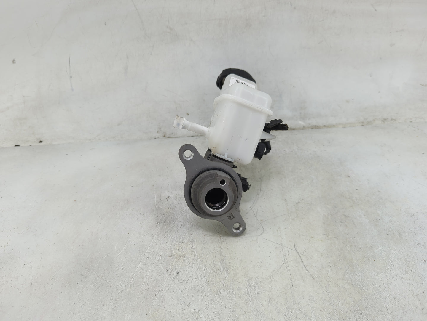 2025 Hyundai Elantra Brake Master Cylinder 1490243 - Oemusedautoparts1.com