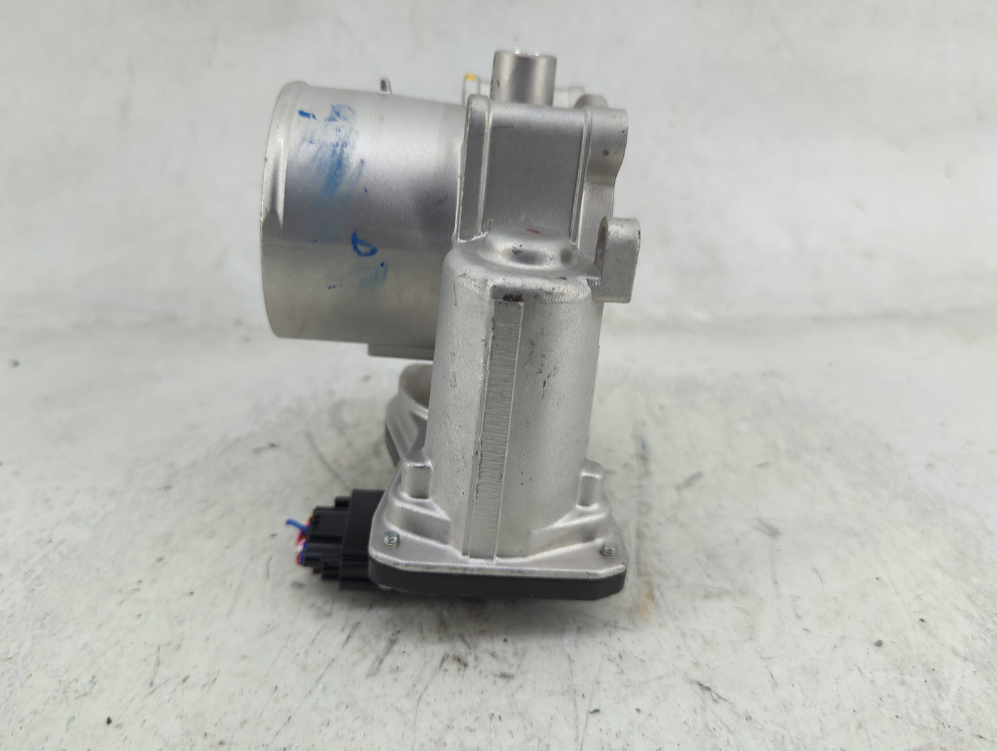 2021-2022 Hyundai Elantra Throttle Body P/N:35100-2J410 6270 01J24 Fits Fits 2021 2022 OEM Used Auto Parts - Oemusedautopart