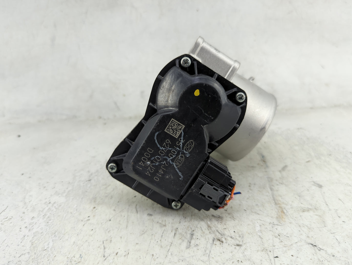 2021-2022 Hyundai Elantra Throttle Body P/N:35100-2J410 6270 01J24 Fits Fits 2021 2022 OEM Used Auto Parts - Oemusedautopart