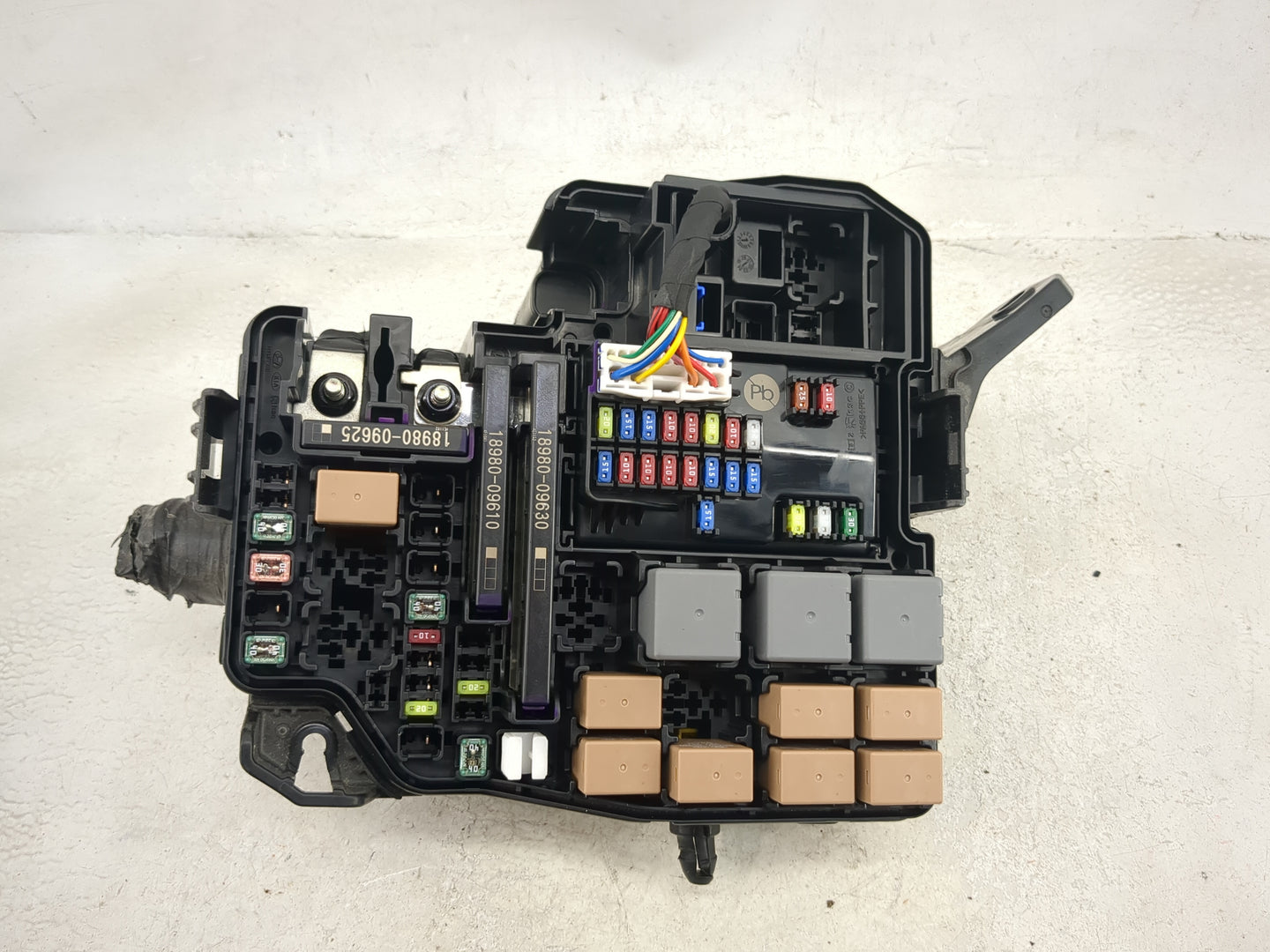2025 Hyundai Elantra Fusebox Fuse Box Panel Relay Module P/N:91956-AA220 18980-09625, 18980-09610, 18980-09630 Fits OEM Used