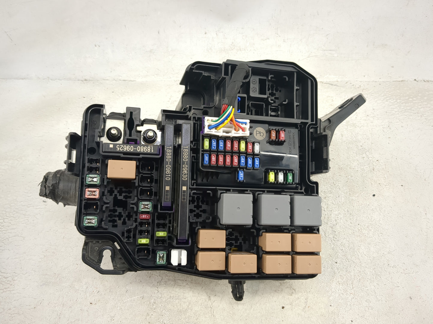 2025 Hyundai Elantra Fusebox Fuse Box Panel Relay Module P/N:91956-AA220 18980-09625, 18980-09610, 18980-09630 Fits OEM Used
