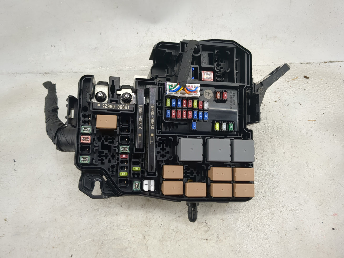 2025 Hyundai Elantra Fusebox Fuse Box Panel Relay Module P/N:91235AA581AA P708P57B, 18980-09625, 18980-09610, 18980-09630 Fi
