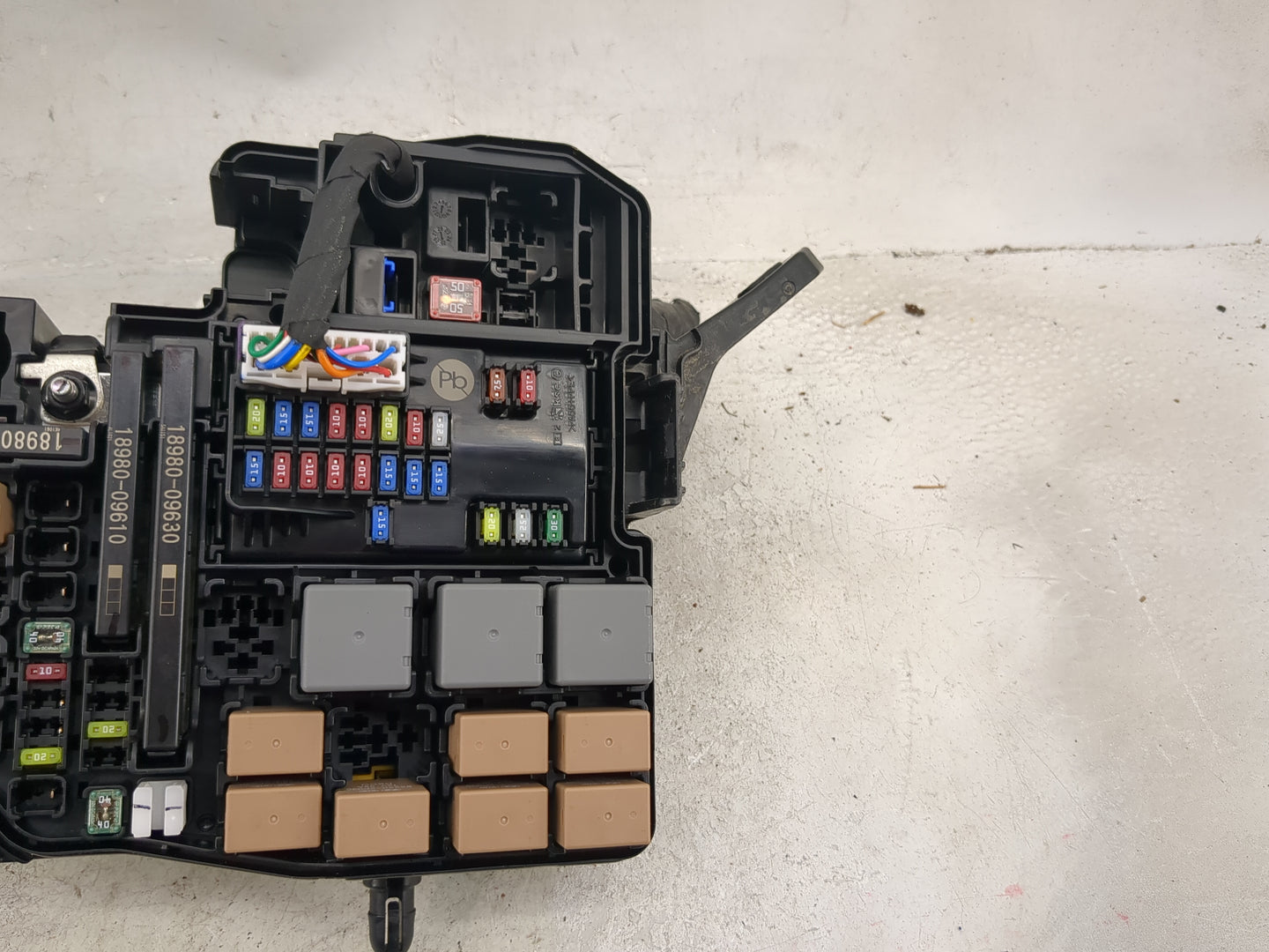 2025 Hyundai Elantra Fusebox Fuse Box Panel Relay Module P/N:91235AA581AA P708P57B, 18980-09625, 18980-09610, 18980-09630 Fi