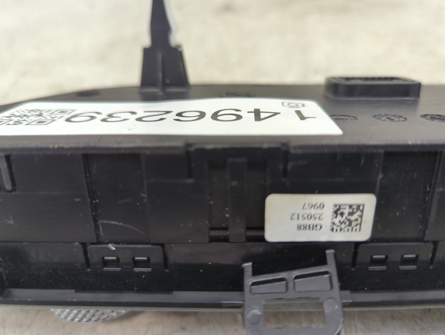 2025 Hyundai Elantra Climate Control Module Temperature AC/Heater Replacement P/N:97250AAIF0LS 97250AA0F0 Fits OEM Used Auto