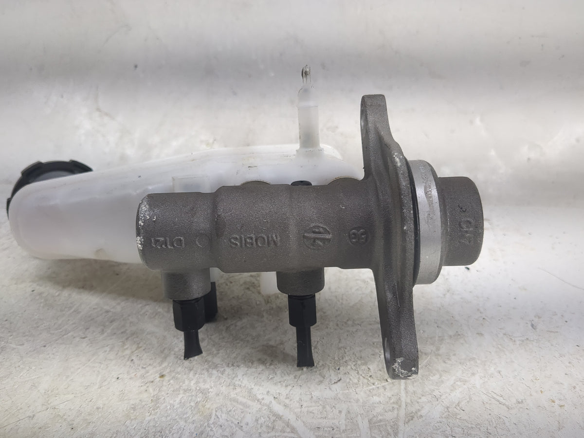 2025 Hyundai Elantra Brake Master Cylinder 1497112 - Oemusedautoparts1.com