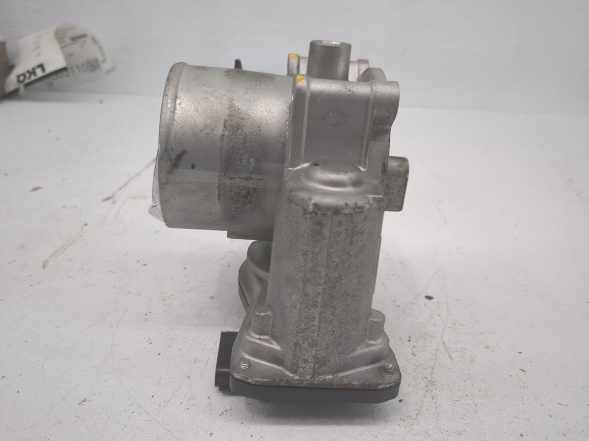 2021-2022 Hyundai Elantra Throttle Body P/N:35100-2J410 6270 10H02 Fits Fits 2021 2022 OEM Used Auto Parts - Oemusedautopart