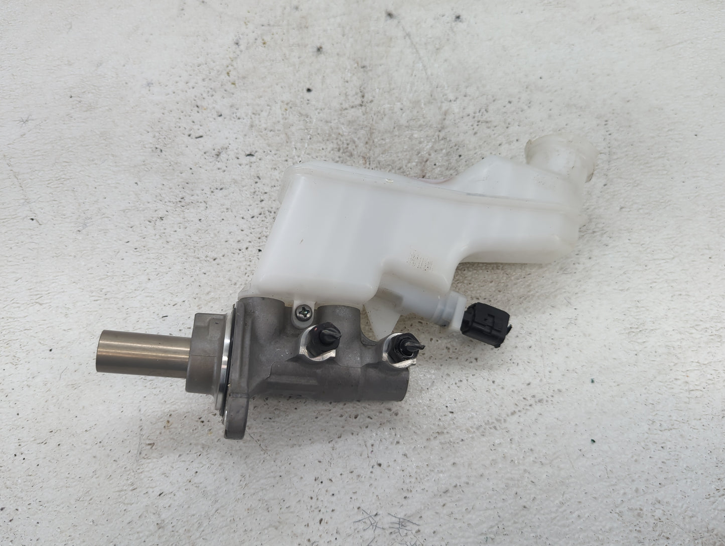 2025 Hyundai Kona Brake Master Cylinder - Oemusedautoparts1.com