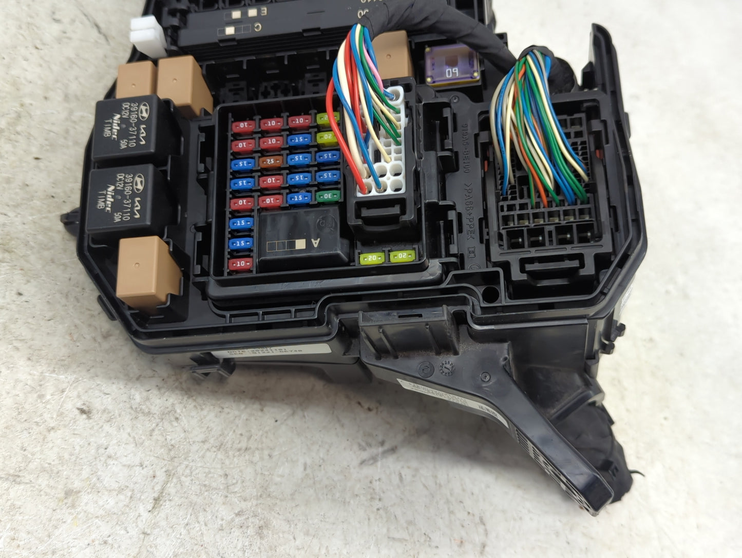 2025 Hyundai Kona Fusebox Fuse Box Panel Relay Module P/N:919A5-BE003 18980-10100, 18980-10110, 18981-09010 Fits OEM Used Au