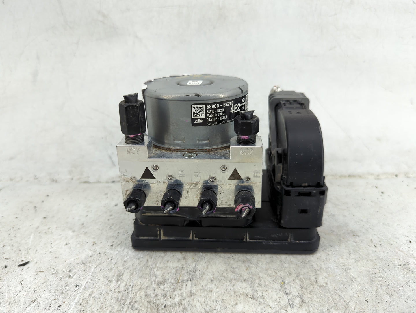 2025 Hyundai Kona ABS Pump Control Module Replacement P/N:58900-BE200 58910-BE200, 06.2102-8331.4, 28.5180-5717.3 Fits OEM U