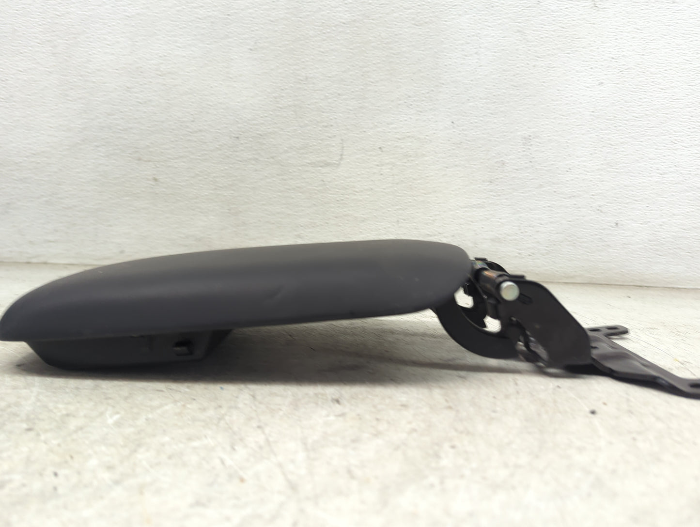 2025 Hyundai Kona Center Console Armrest Cover Lid Fits OEM Used Auto Parts - Oemusedautoparts1.com
