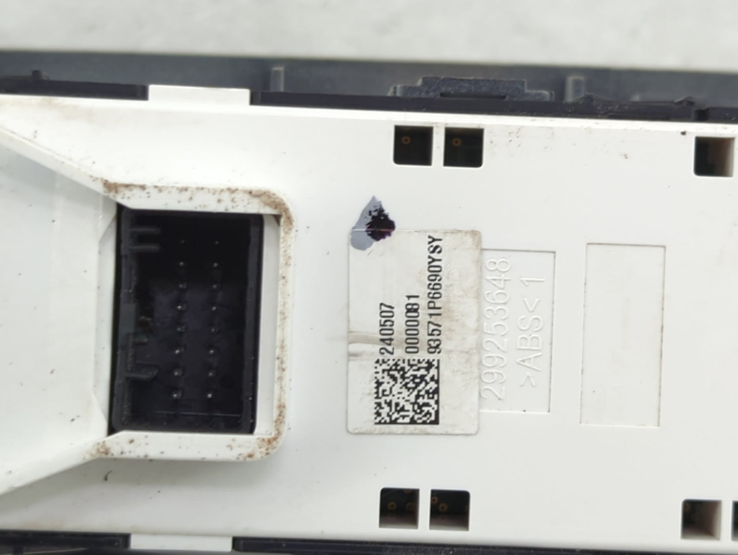 2025 Hyundai Santa Fe Master Power Window Switch Replacement Driver Side Left P/N:299253648 Fits OEM Used Auto Parts - Oemus
