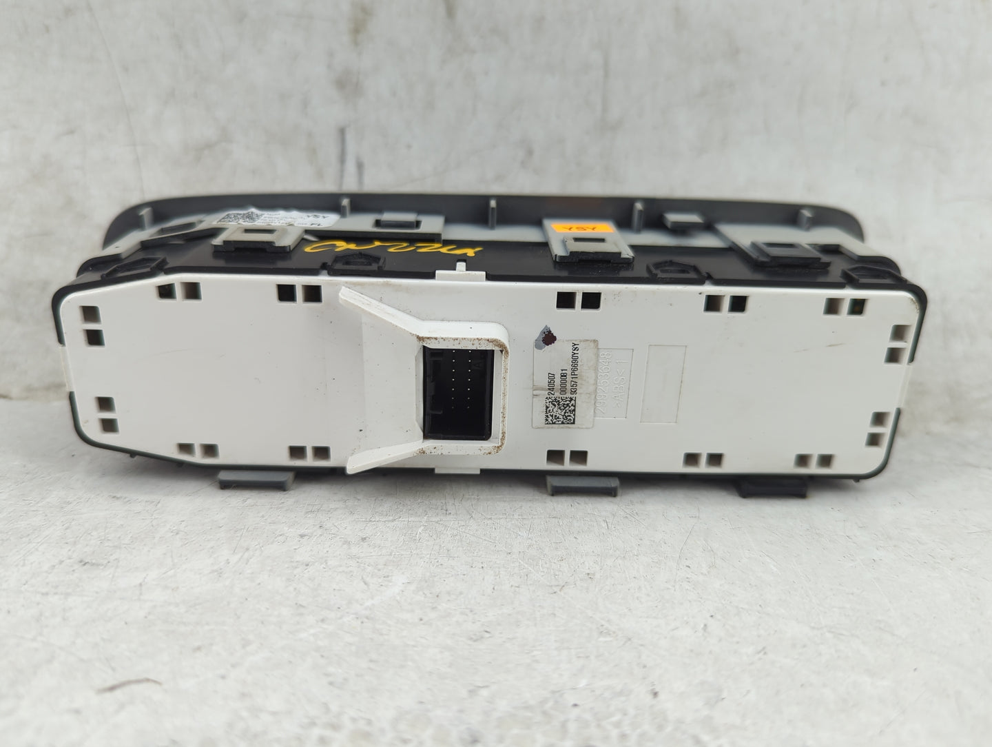 2025 Hyundai Santa Fe Master Power Window Switch Replacement Driver Side Left P/N:299253648 Fits OEM Used Auto Parts - Oemus