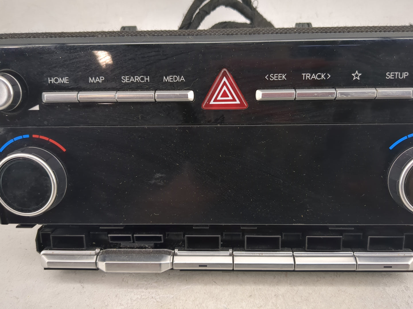 2025 Hyundai Santa Fe Climate Control Module Temperature AC/Heater Replacement P/N:97250-R6300VCA P051J30E Fits OEM Used Aut