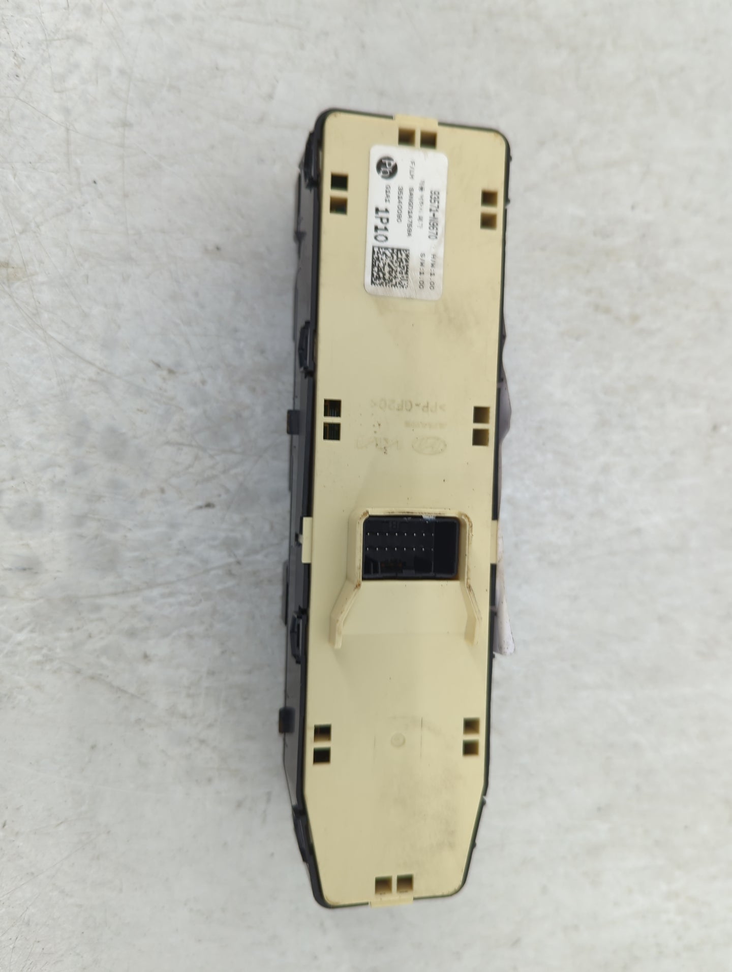 2025 Hyundai Tucson Master Power Window Switch Replacement Driver Side Left P/N:93571-N9670 Fits OEM Used Auto Parts - Oemus