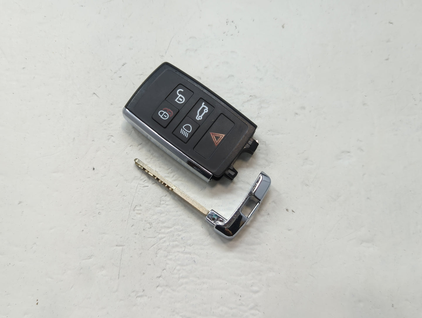 Jaguar F-Pace Keyless Entry Remote Fob KOBJXF18A J9C3-15K601-CF 5 buttons - Oemusedautoparts1.com