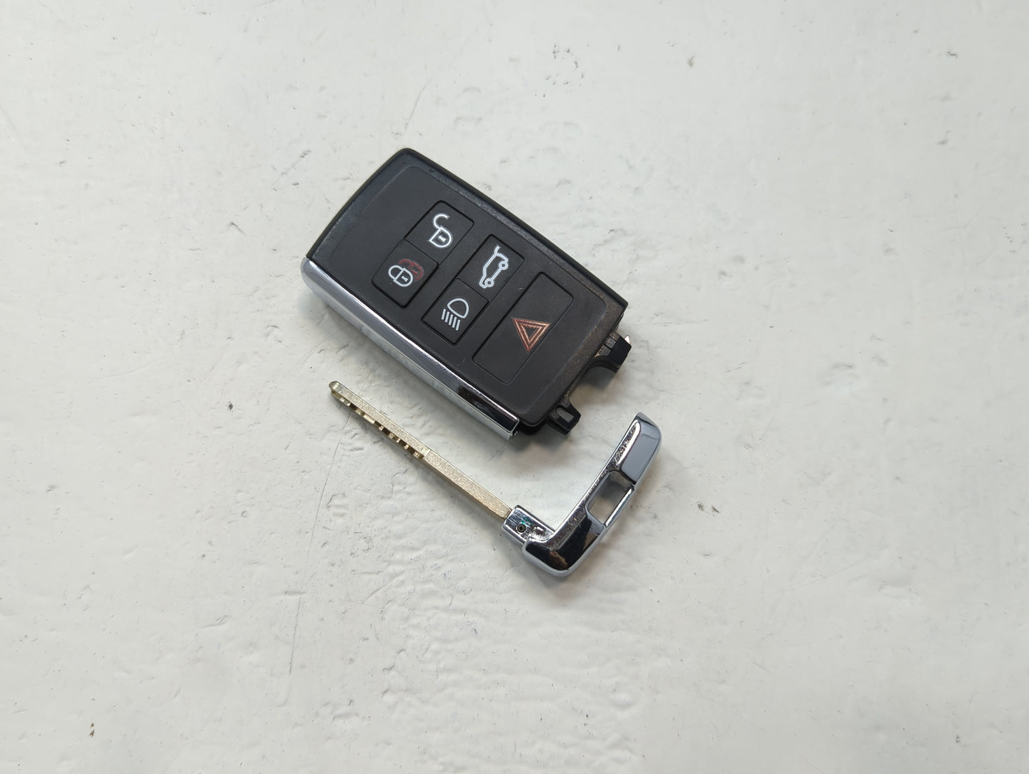 Jaguar F-Pace Keyless Entry Remote Fob KOBJXF18A J9C3-15K601-CF 5 buttons - Oemusedautoparts1.com