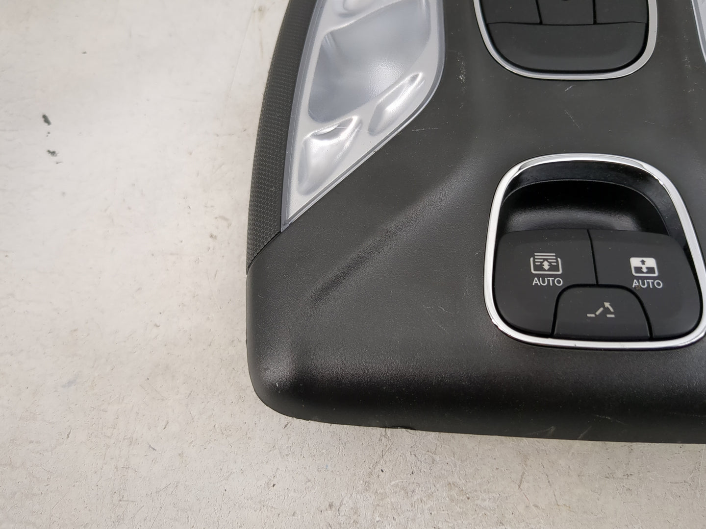 2025 Jeep Compass Overhead Roof Console - Oemusedautoparts1.com