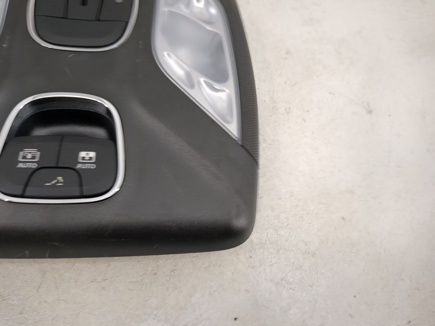 2025 Jeep Compass Overhead Roof Console - Oemusedautoparts1.com