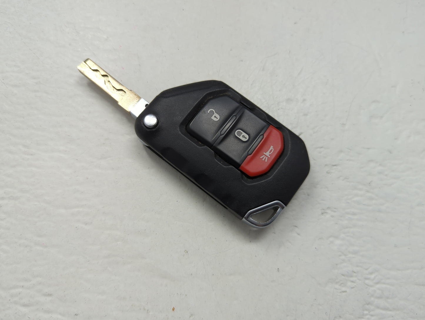 Jeep Gladiator Keyless Entry Remote Fob OHT1130261 3 buttons - Oemusedautoparts1.com