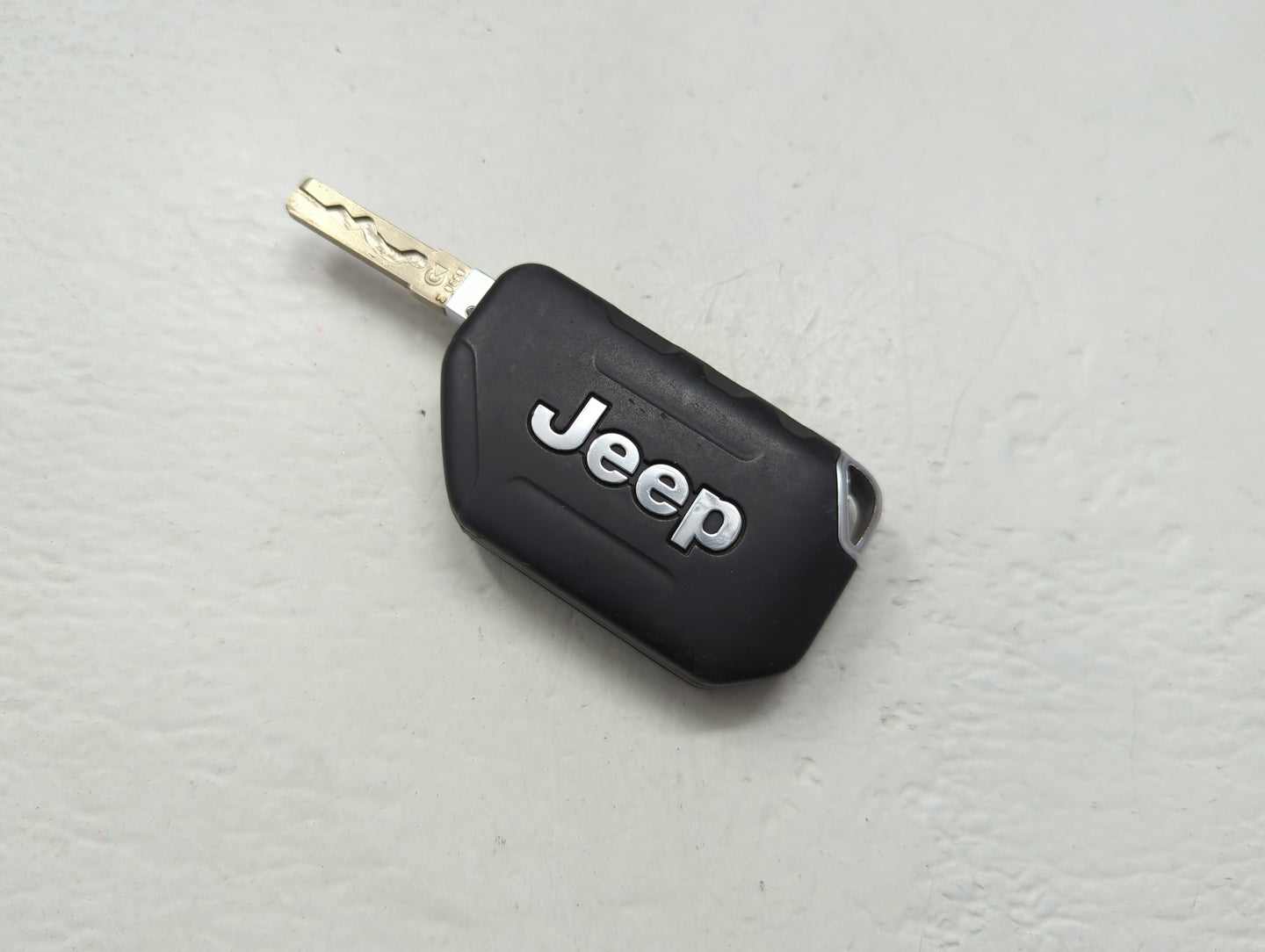 Jeep Gladiator Keyless Entry Remote Fob OHT1130261 3 buttons - Oemusedautoparts1.com