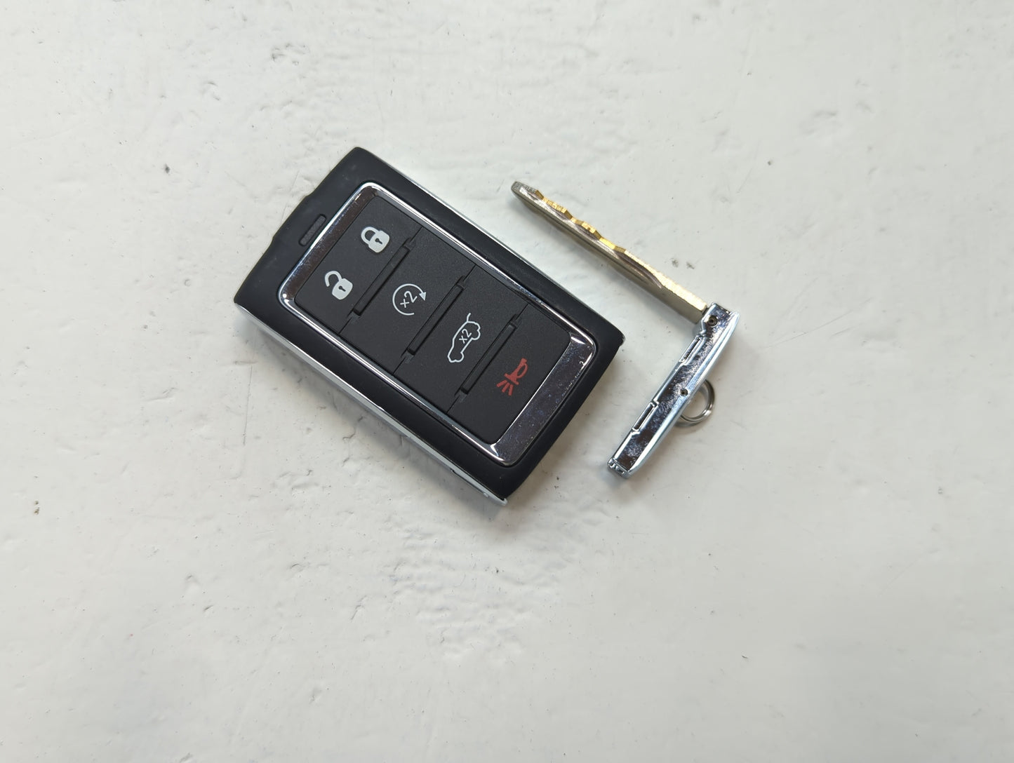 Jeep Grand Cherokee Keyless Entry Remote Fob 2BAHD-KFW1 5 buttons - Oemusedautoparts1.com