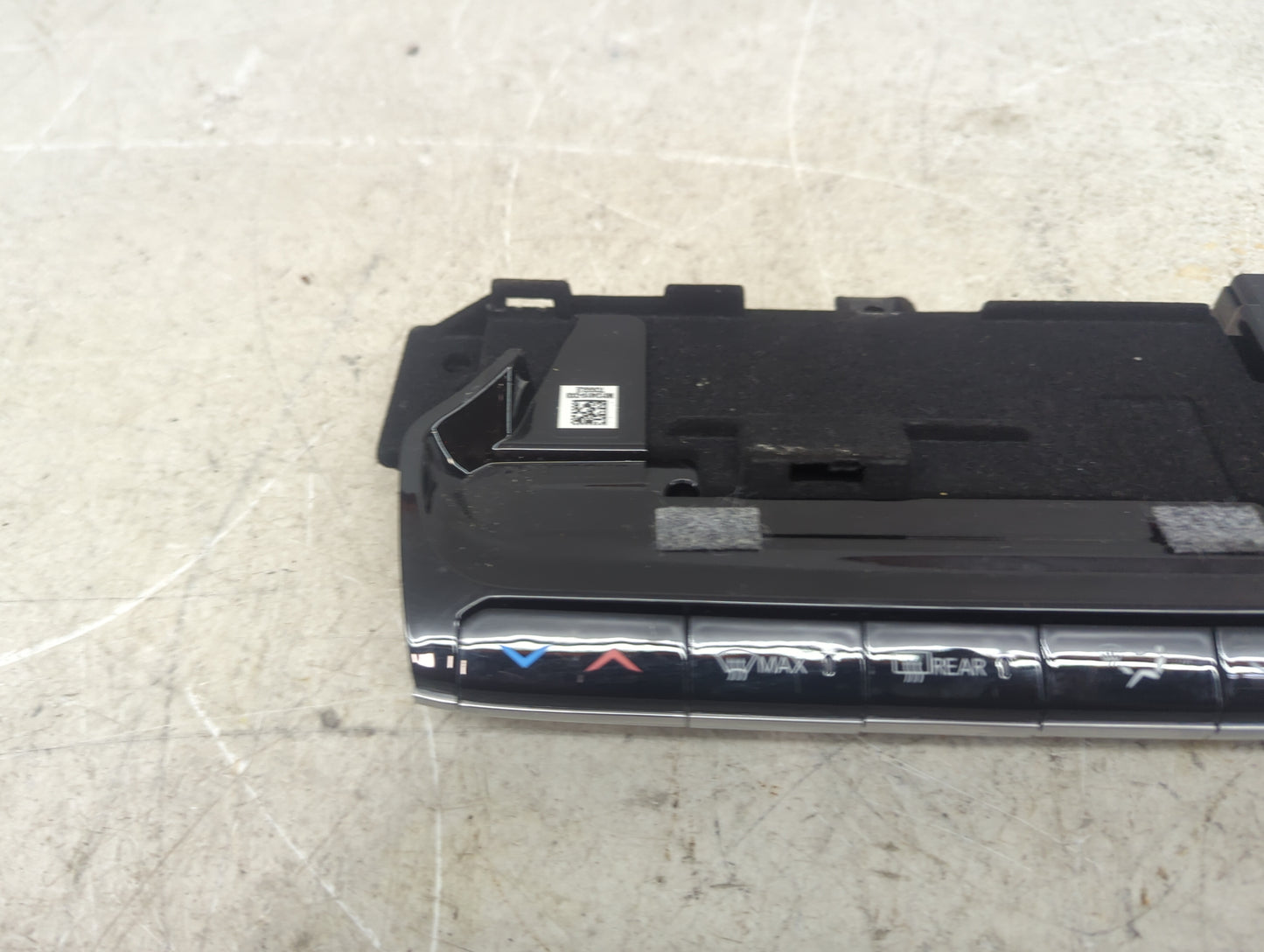 2025 Jeep Grand Wagoneer Climate Control Module Temperature AC/Heater Replacement P/N:P68423823AH M0124610-DX8 Fits OEM Used