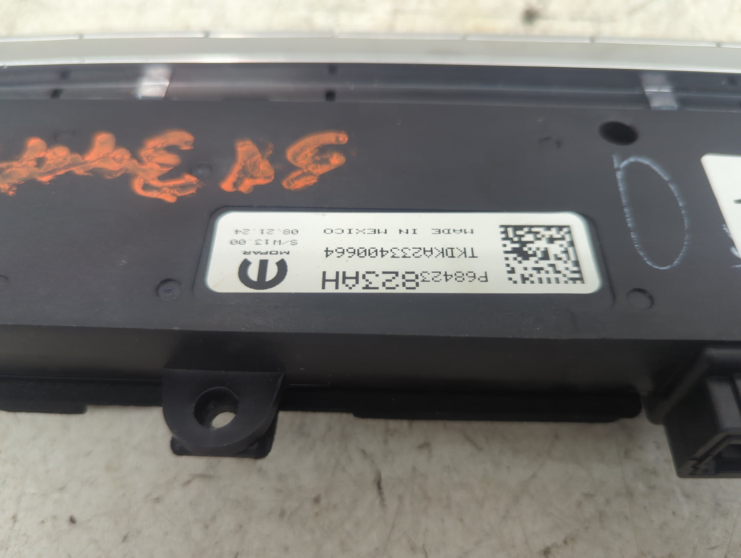 2025 Jeep Grand Wagoneer Climate Control Module Temperature AC/Heater Replacement P/N:P68423823AH M0124610-DX8 Fits OEM Used