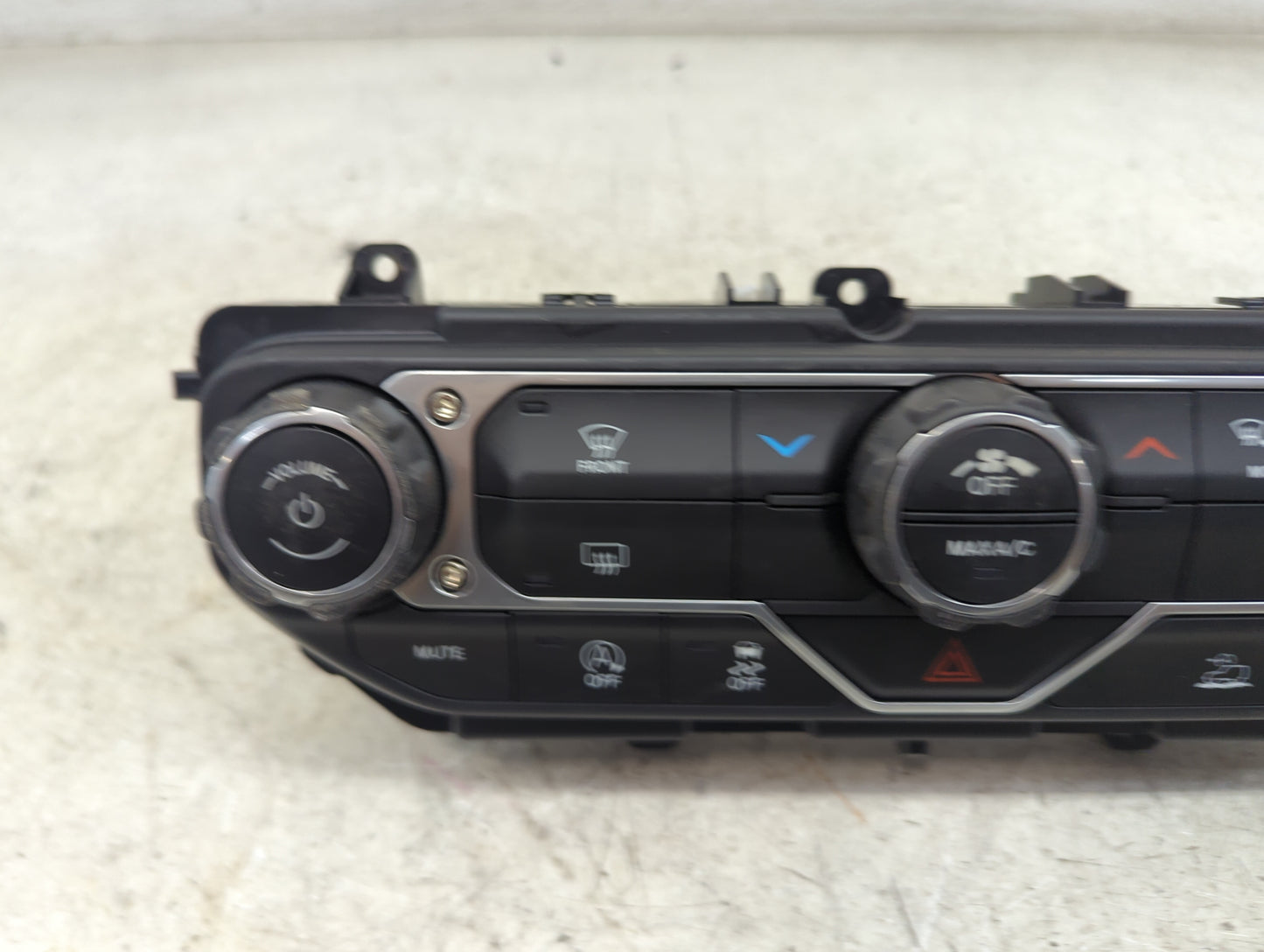 2025 Jeep Wrangler Climate Control Module Temperature AC/Heater Replacement P/N:P7EV04DX9AA 68301640AH Fits Fits 2022 OEM Us