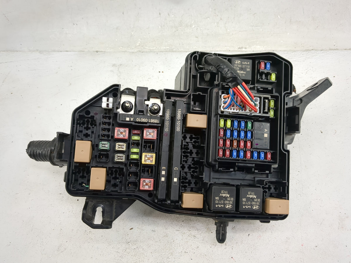 2025 Kia Forte Fusebox Fuse Box Panel Relay Module P/N:91230-GG110-00 189981-09010, 18980-10100, 18980-10110, 39160-37110 Fi