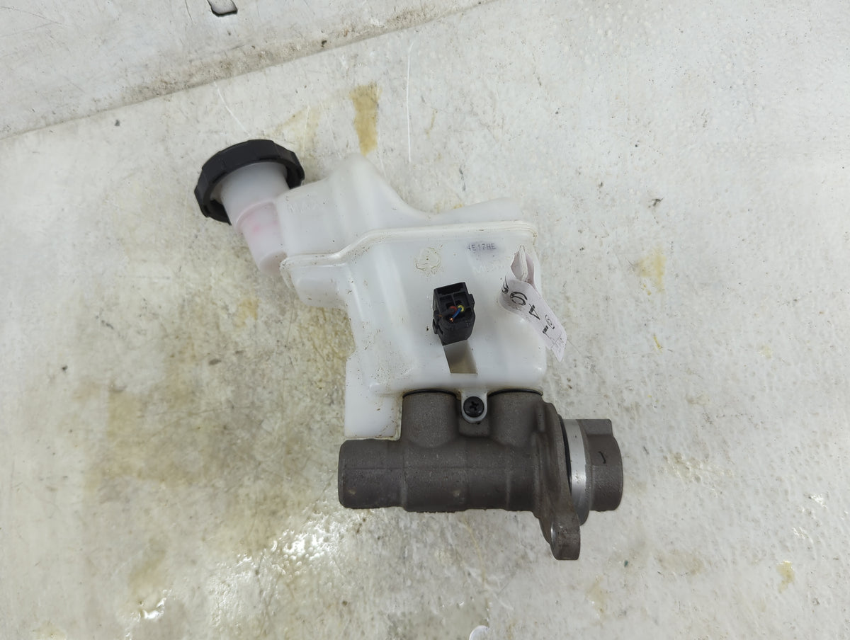 2025 Kia K5 Brake Master Cylinder - Oemusedautoparts1.com