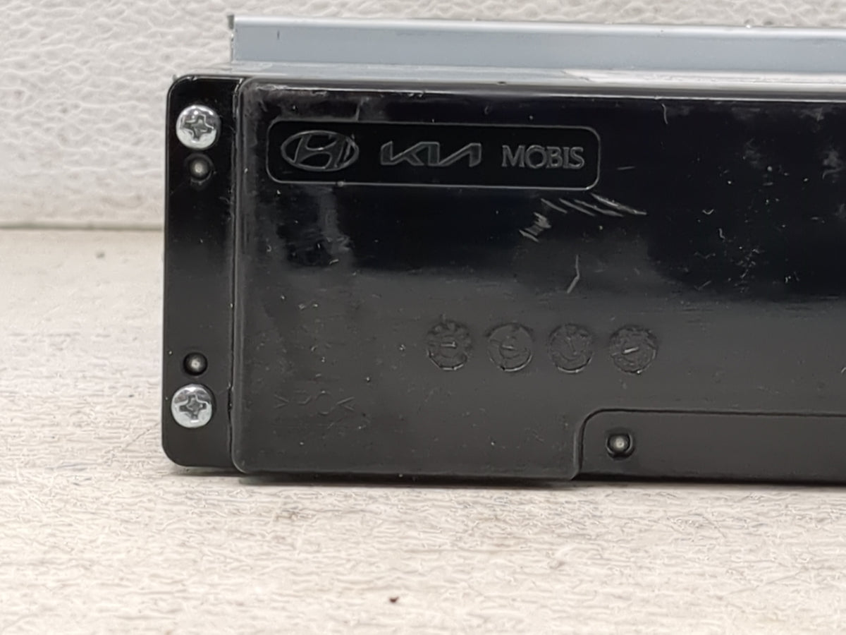 2025 Kia Seltos Radio AM FM Cd Player Receiver Replacement P/N:96560-Q5CA0FHV VT250THAN, 2ADQJ-B8 OEM Used Auto Parts - Oemu