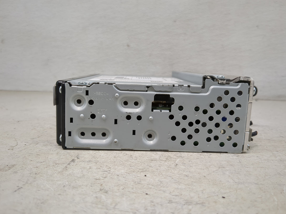 2025 Kia Seltos Radio AM FM Cd Player Receiver Replacement P/N:96560-Q5CA0FHV VT250THAN, 2ADQJ-B8 OEM Used Auto Parts - Oemu