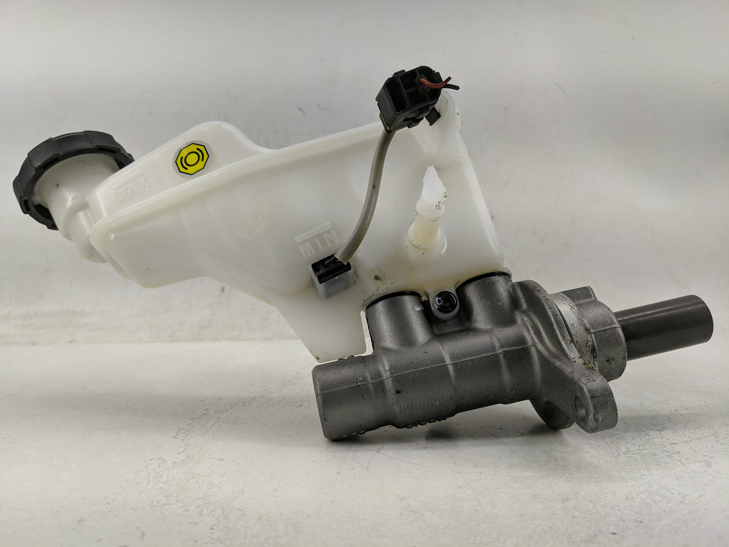 2025 Kia Sportage Brake Master Cylinder - Oemusedautoparts1.com