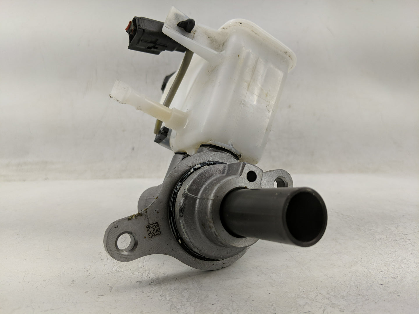 2025 Kia Sportage Brake Master Cylinder - Oemusedautoparts1.com