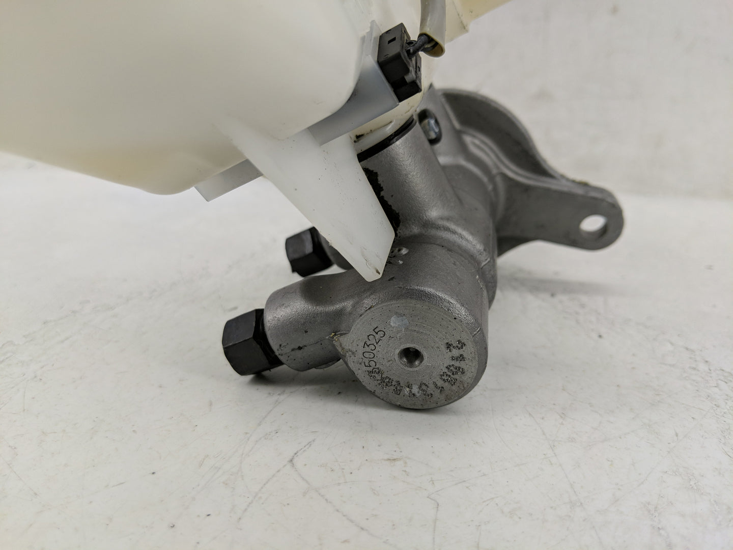 2025 Kia Sportage Brake Master Cylinder - Oemusedautoparts1.com