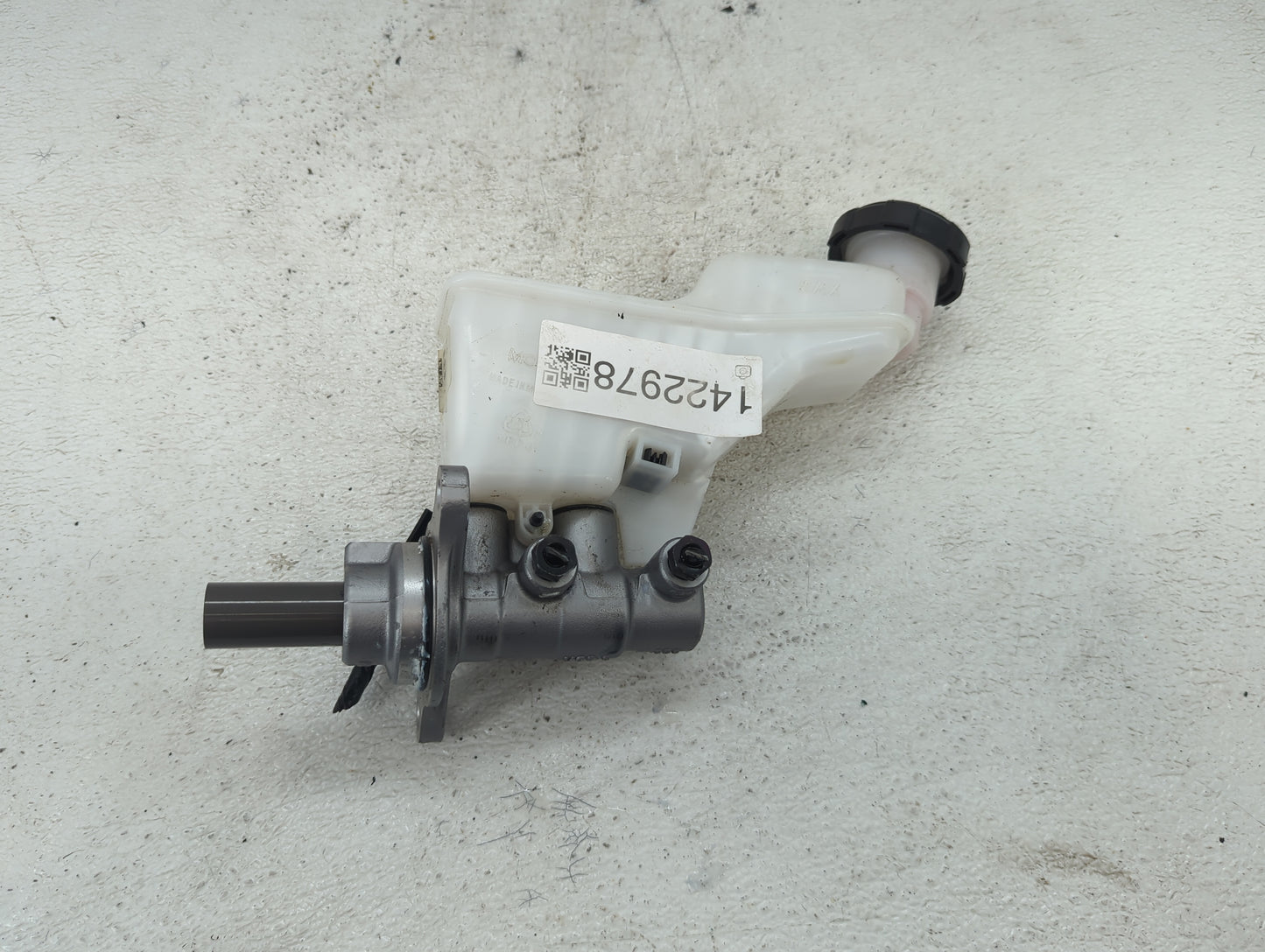 Kia Sportage Brake Master Cylinder 1422978 - Oemusedautoparts1.com