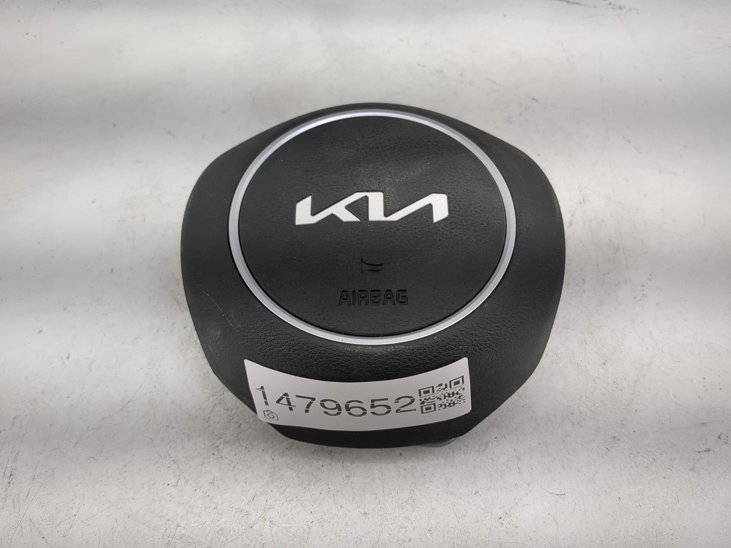 2025 Kia Sportage Air Bag Driver Left Steering Wheel Mounted Black - Oemusedautoparts1.com