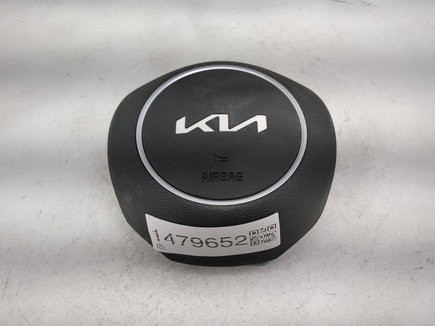2025 Kia Sportage Air Bag Driver Left Steering Wheel Mounted Black - Oemusedautoparts1.com
