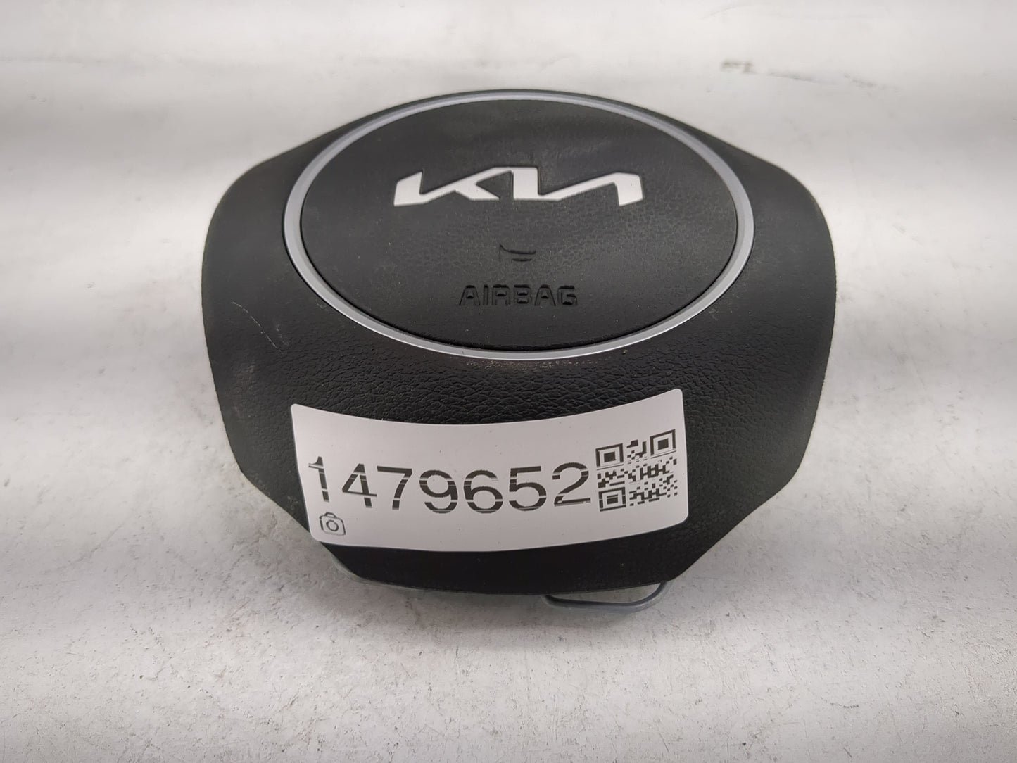 2025 Kia Sportage Air Bag Driver Left Steering Wheel Mounted Black - Oemusedautoparts1.com