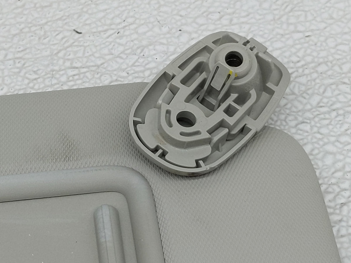 2025 Kia K4 Sun Visor Shade Replacement Passenger Right Mirror Fits OEM Used Auto Parts - Oemusedautoparts1.com