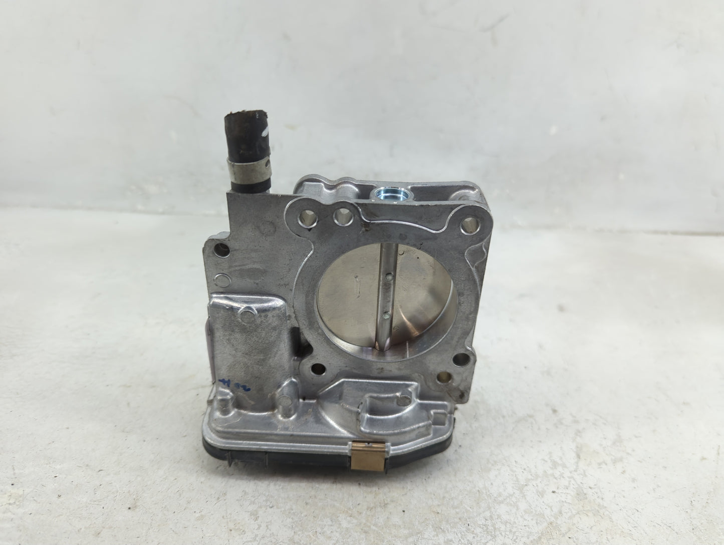 2025 Lexus Es350 Throttle Body Fits OEM Used Auto Parts - Oemusedautoparts1.com