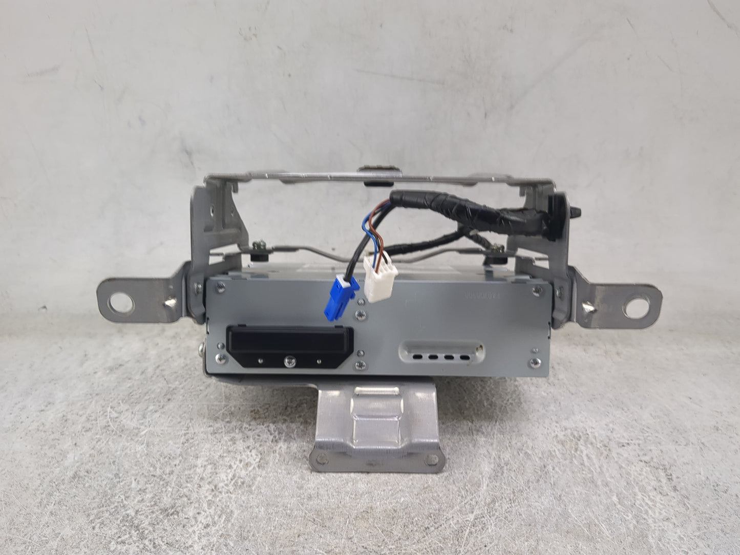 2025 Mazda Cx5 Radio AM FM Cd Player Receiver Replacement P/N:KGWD669C0D CL-MM6DN7J, AM1904 Fits OEM Used Auto Parts - Oemus